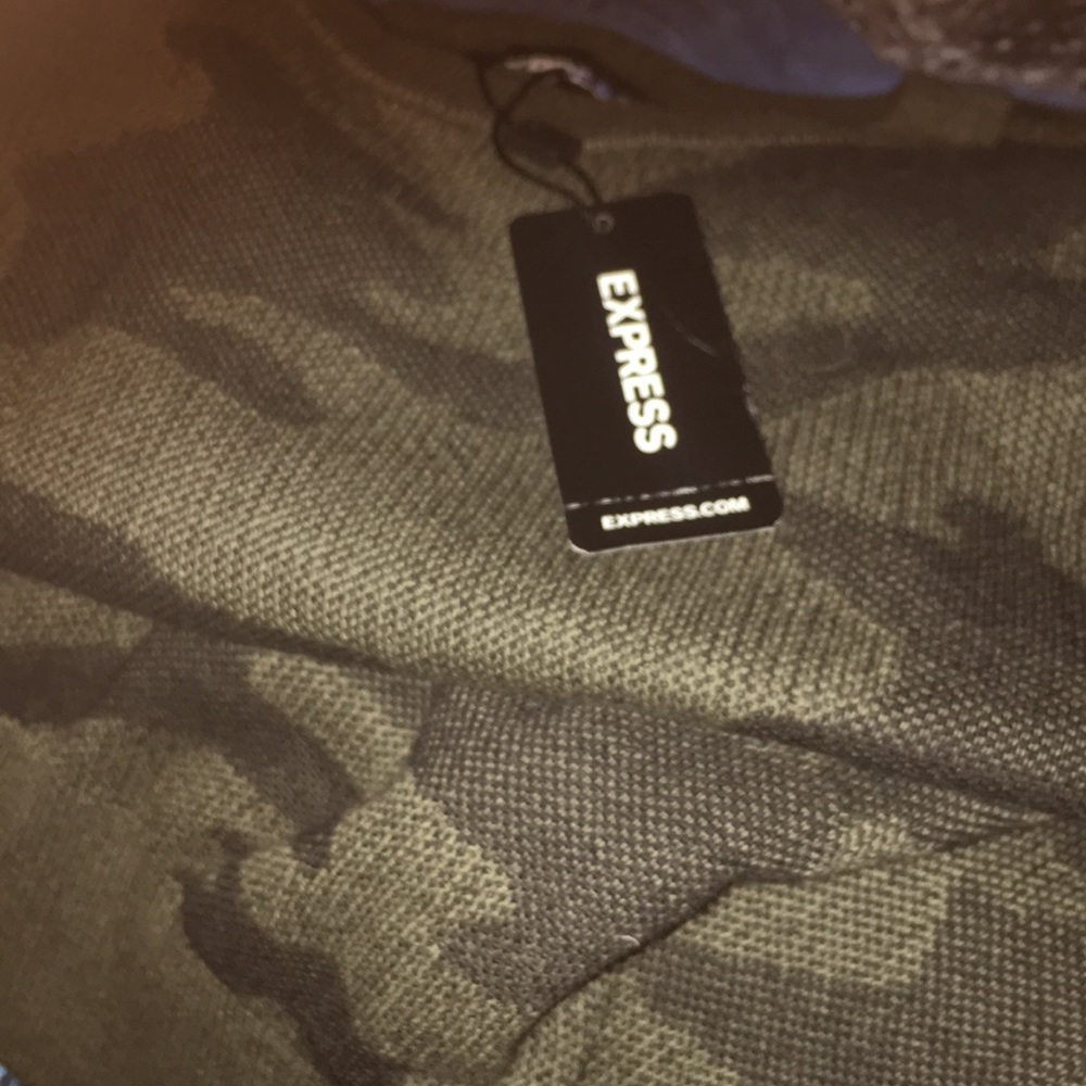 Express Camouflage Light Sweater Top - Picture 4 of 6